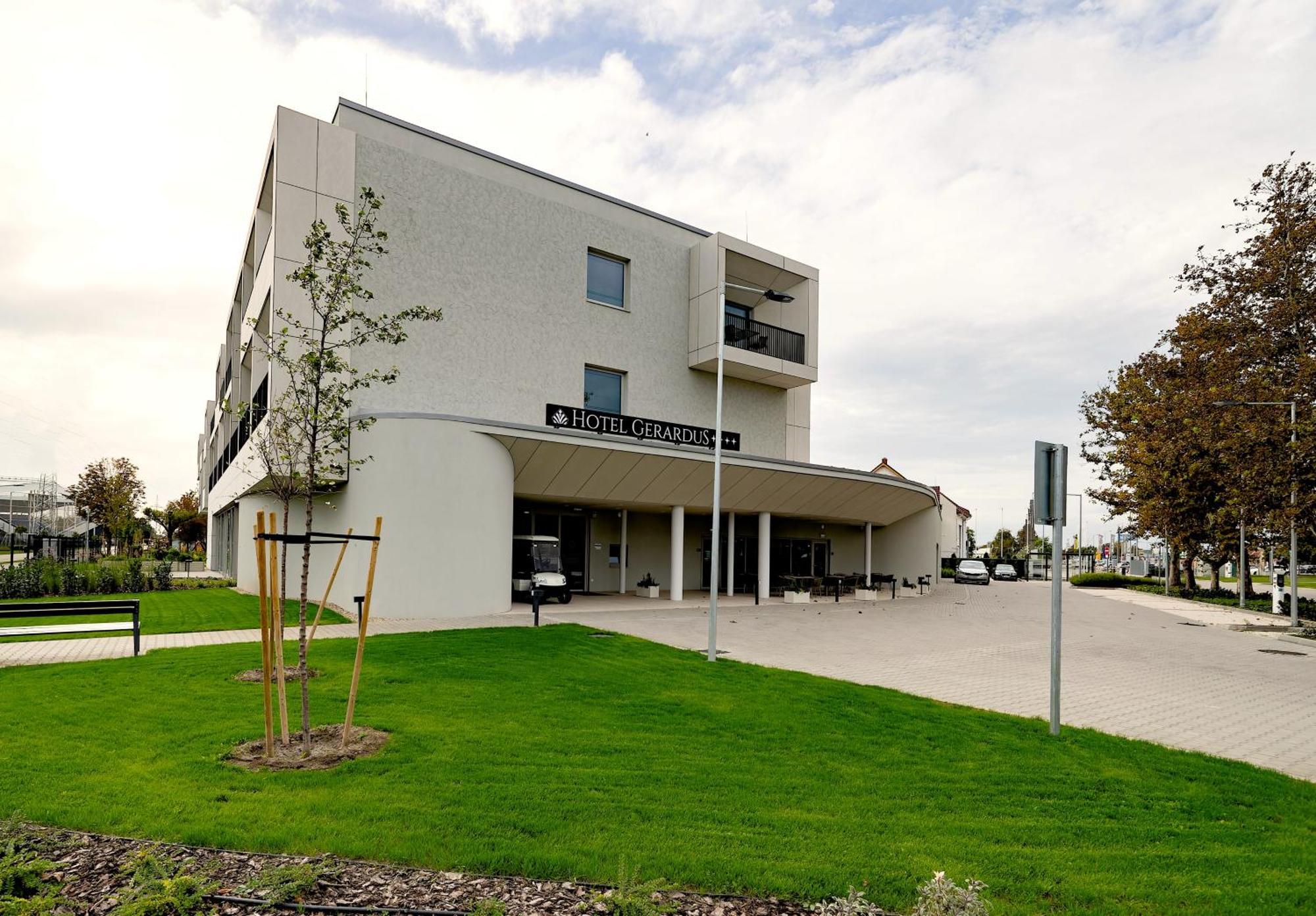 Hotel Gerardus Szeged Exterior photo